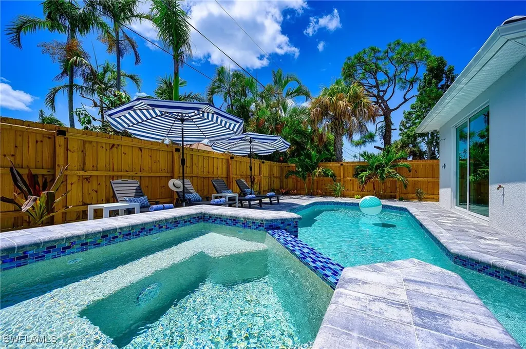 548 101st Avenue Naples FL 34108