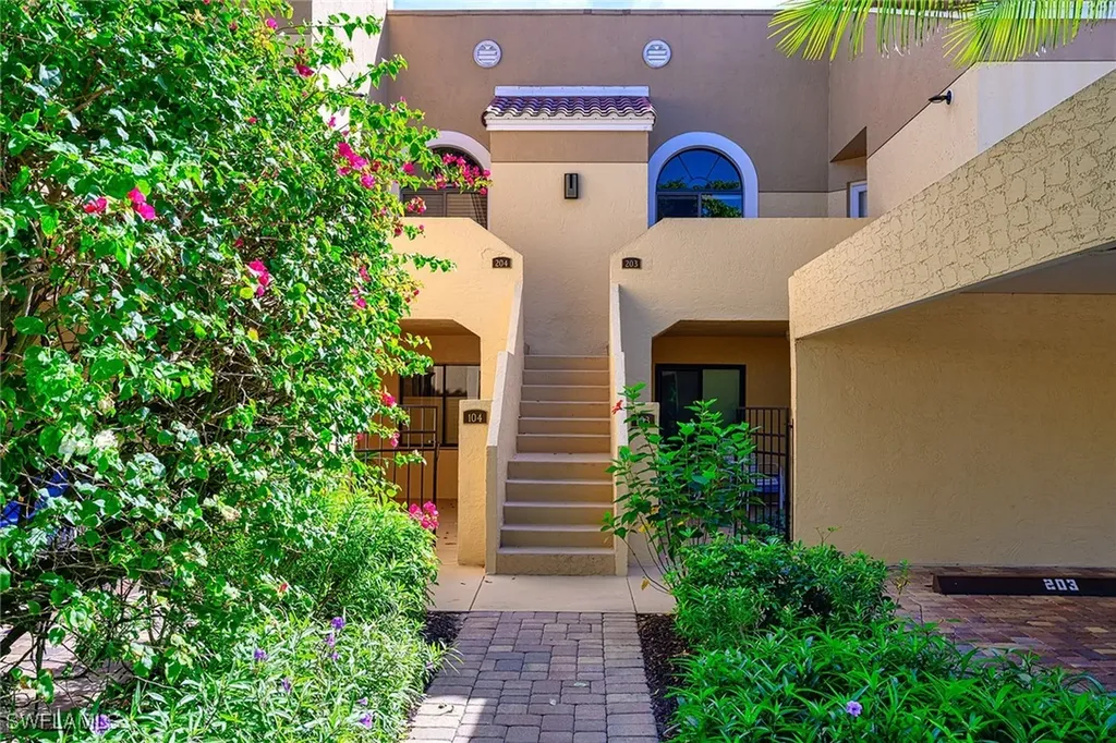 589 Beachwalk Circle Naples FL 34108