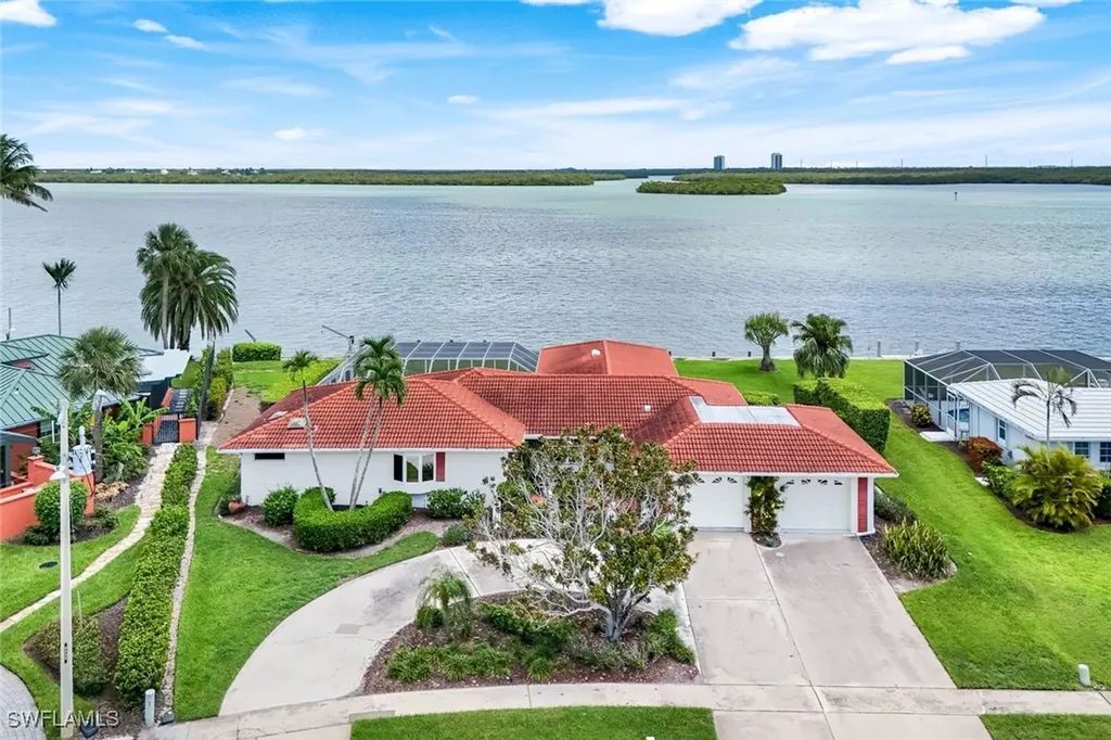 1268 Laurel Court Marco Island FL 34145