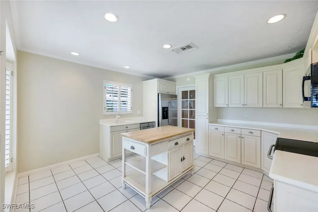 1268 Laurel Court Marco Island FL 34145