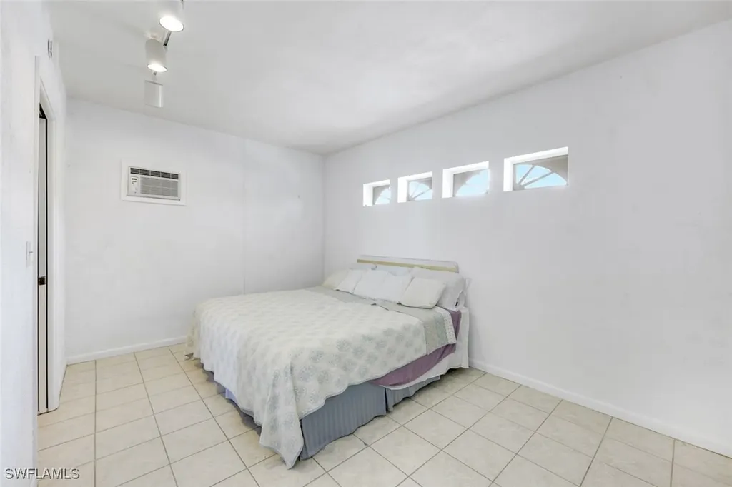 1268 Laurel Court Marco Island FL 34145