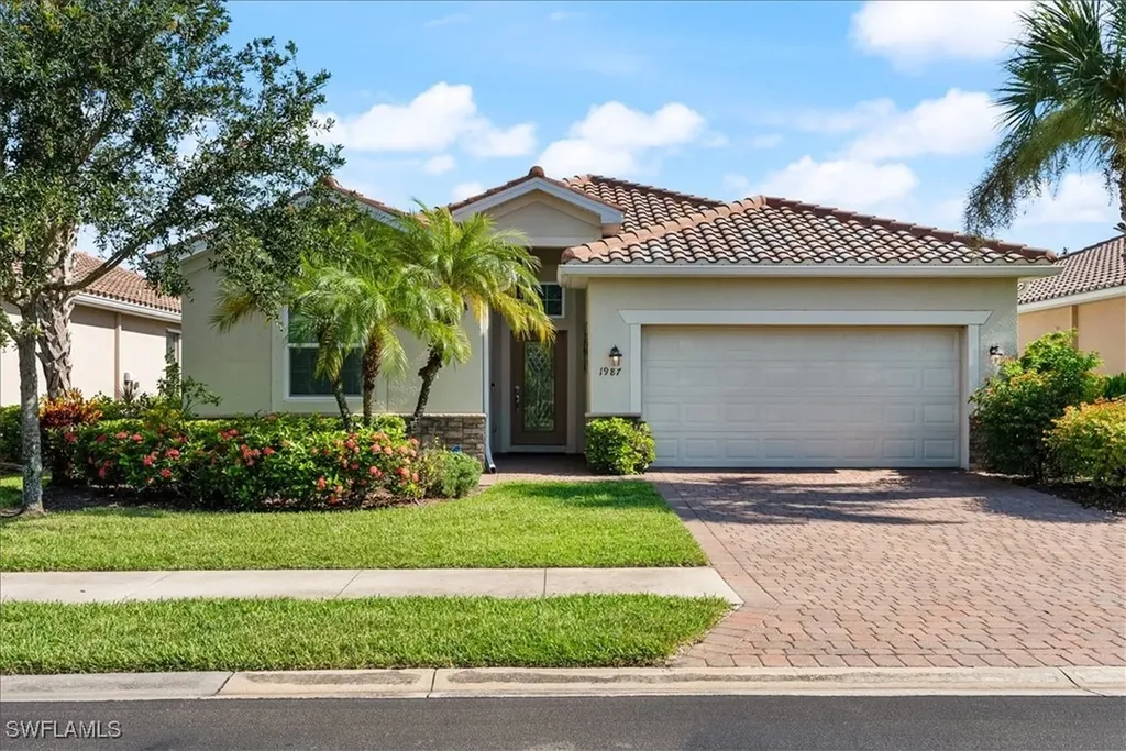 1987 Fairmont Lane Naples FL 34120