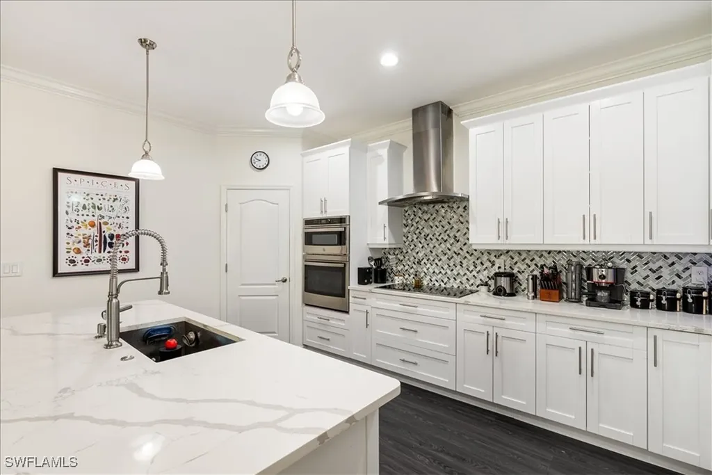 1987 Fairmont Lane Naples FL 34120