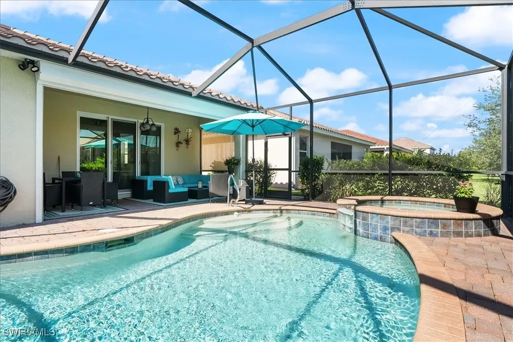 1987 Fairmont Lane Naples FL 34120