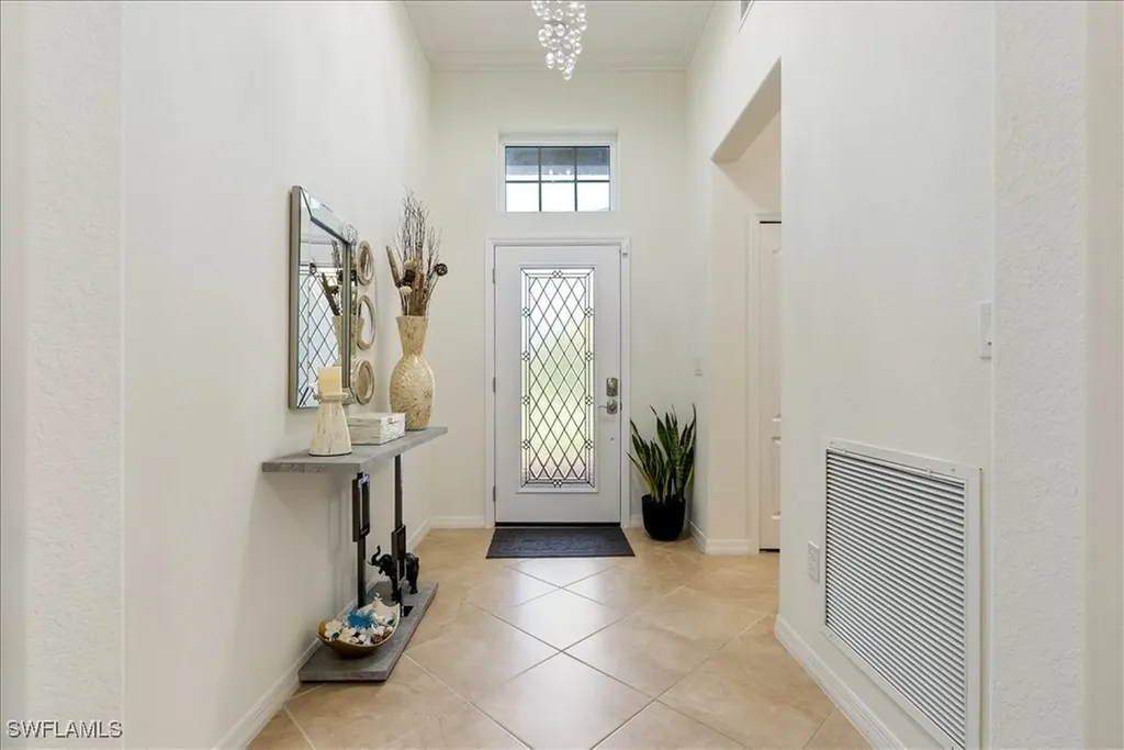 1987 Fairmont Lane Naples FL 34120
