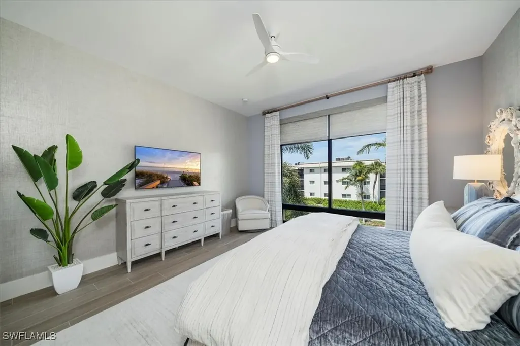 850 Central Avenue Naples FL 34102