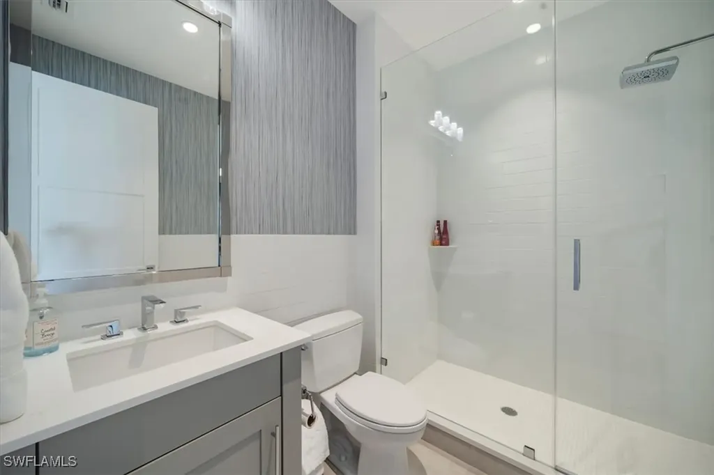 850 Central Avenue Naples FL 34102