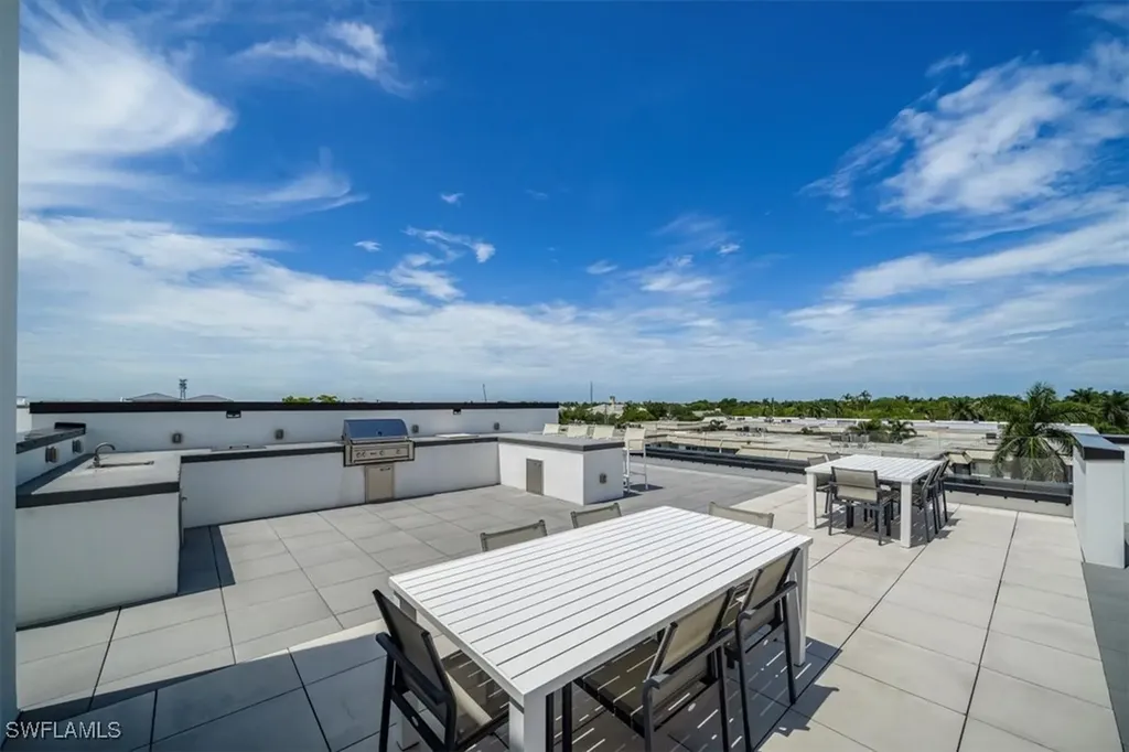 850 Central Avenue Naples FL 34102