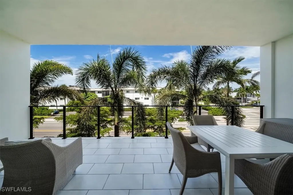 850 Central Avenue Naples FL 34102