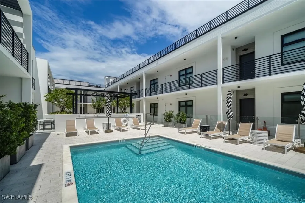 850 Central Avenue Naples FL 34102
