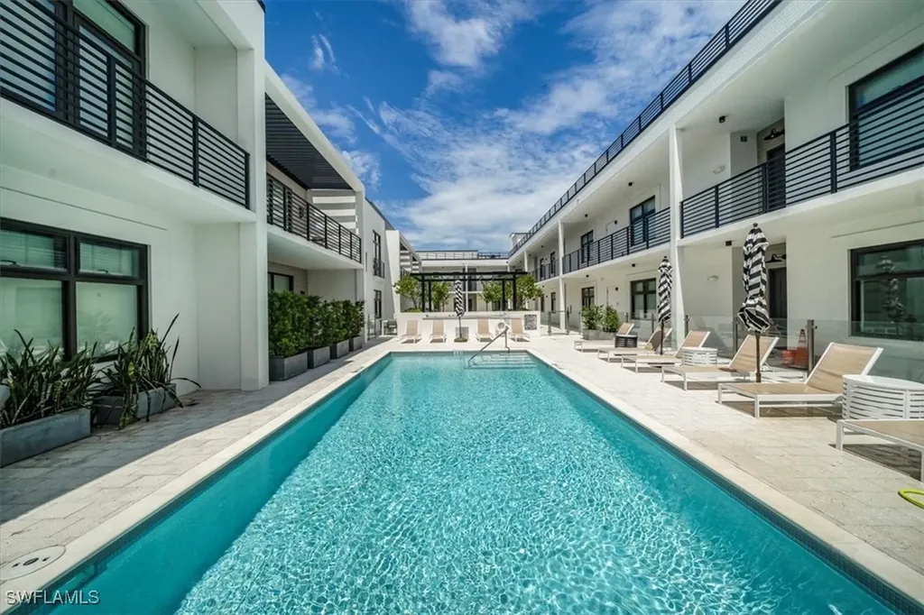 850 Central Avenue Naples FL 34102