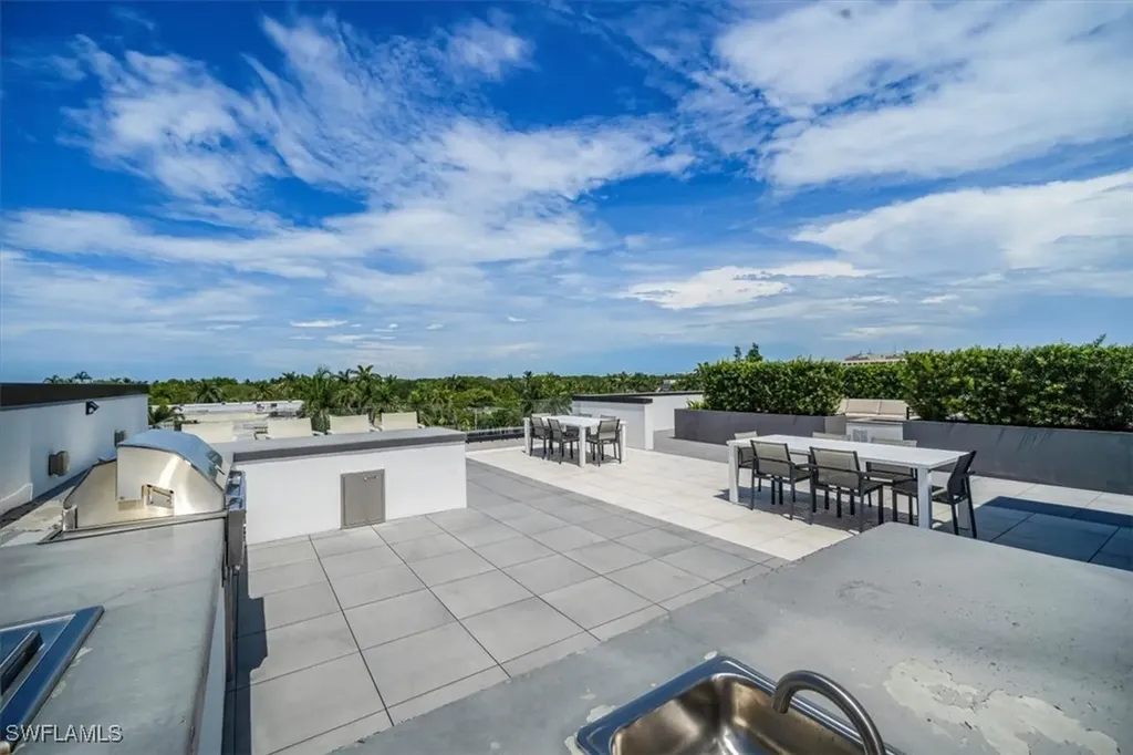 850 Central Avenue Naples FL 34102