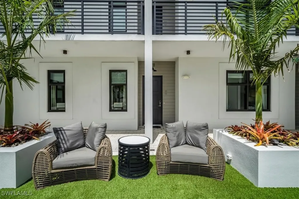850 Central Avenue Naples FL 34102