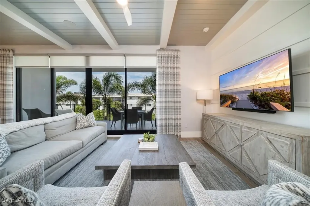 850 Central Avenue Naples FL 34102