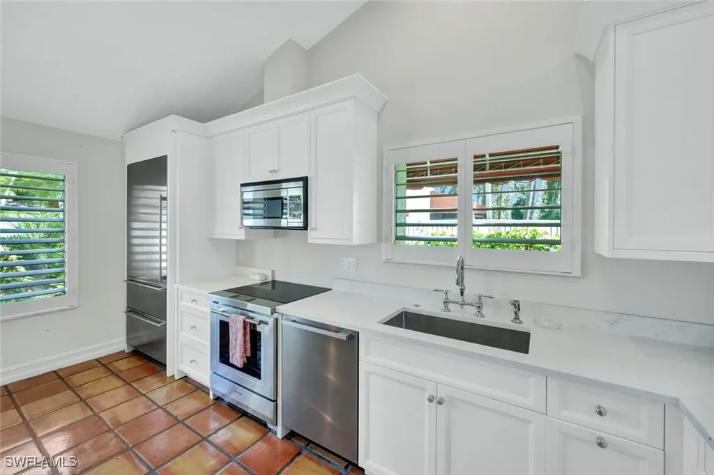 202 Bears Paw Trail Naples FL 34105