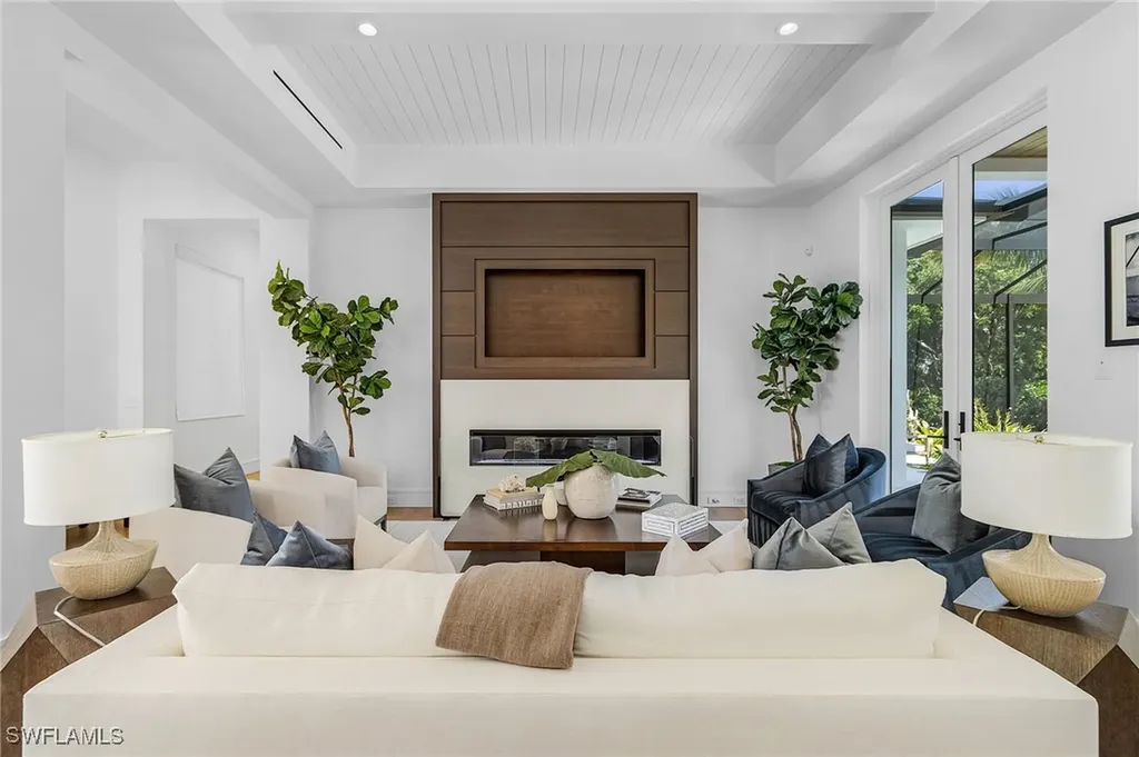 1698 Mcilvaine Court Marco Island FL 34145