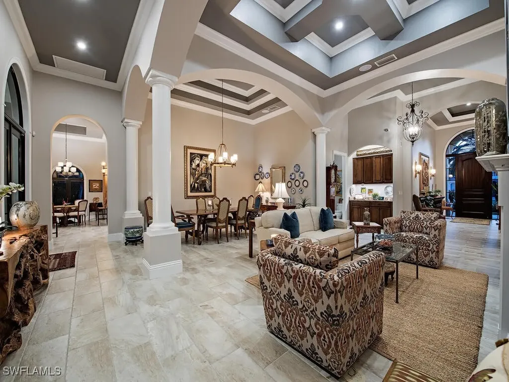 2204 Goshawk Court Naples FL 34105