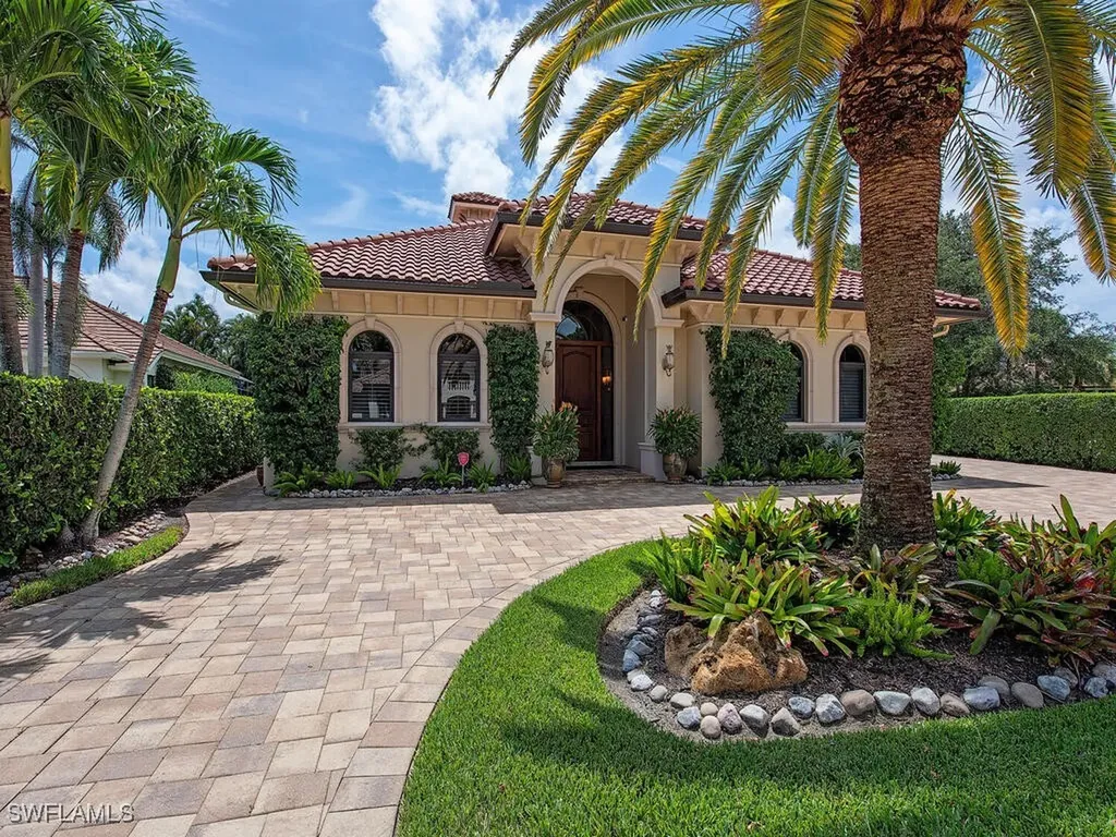 2204 Goshawk Court Naples FL 34105