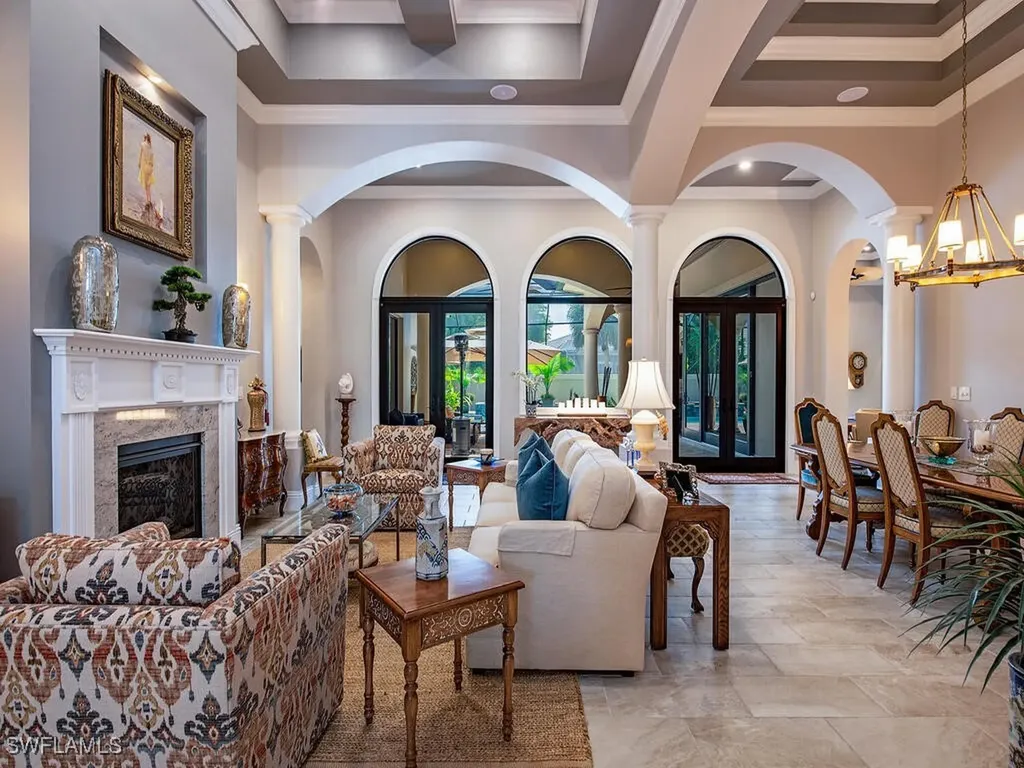 2204 Goshawk Court Naples FL 34105