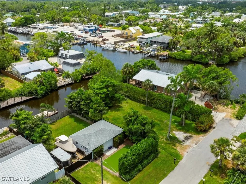 2977 Poplar Street Naples FL 34112