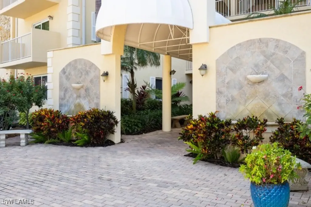 3000 Gulf Shore Boulevard N Naples FL 34103