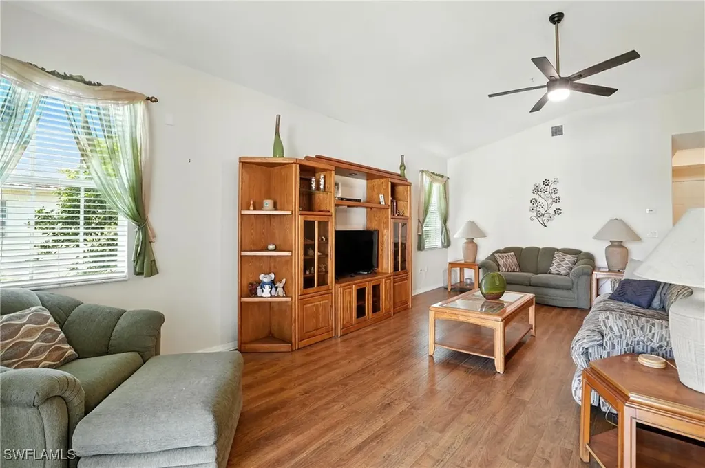 1141 Van Loon Commons Circle Cape Coral FL 33909