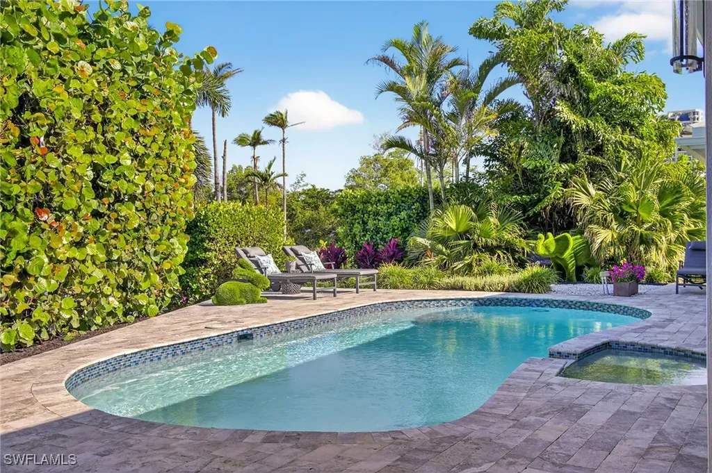 5215 Seashell Avenue Naples FL 34103