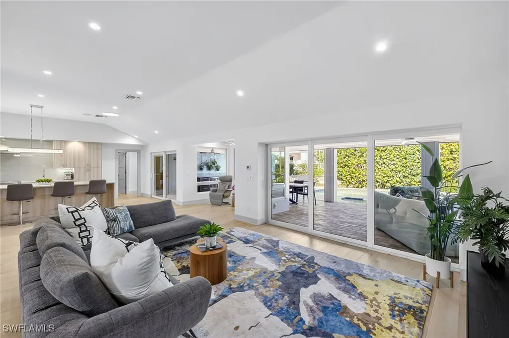 5215 Seashell Avenue Naples FL 34103