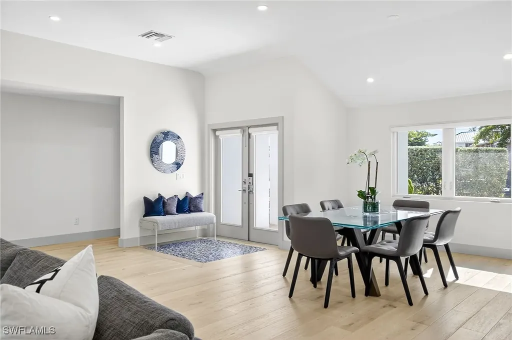 5215 Seashell Avenue Naples FL 34103