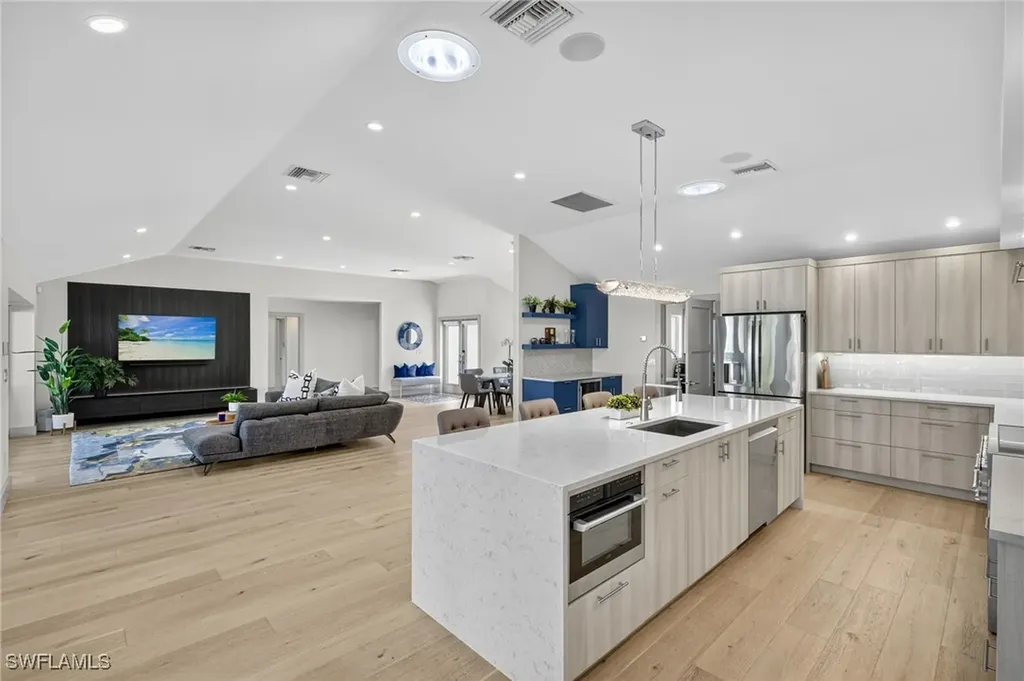 5215 Seashell Avenue Naples FL 34103