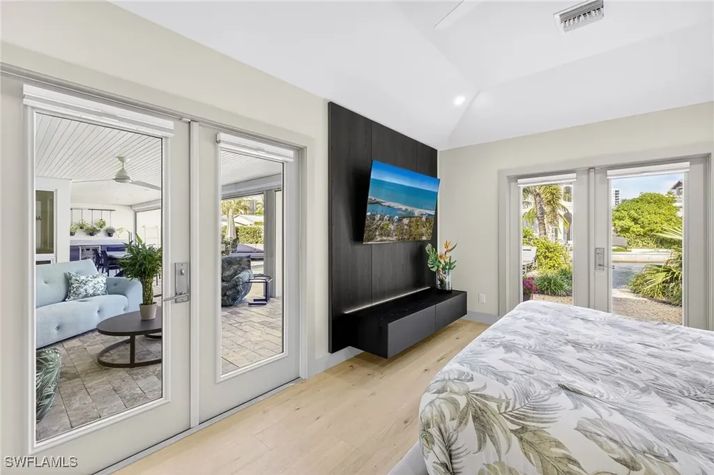 5215 Seashell Avenue Naples FL 34103
