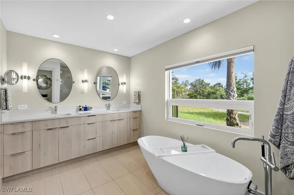 5215 Seashell Avenue Naples FL 34103