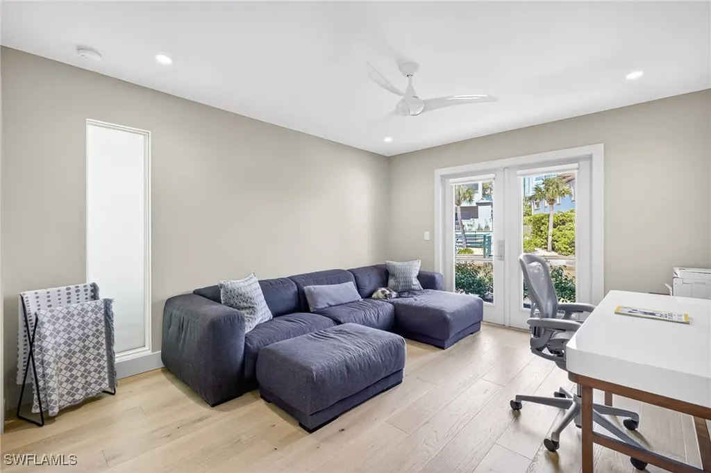 5215 Seashell Avenue Naples FL 34103