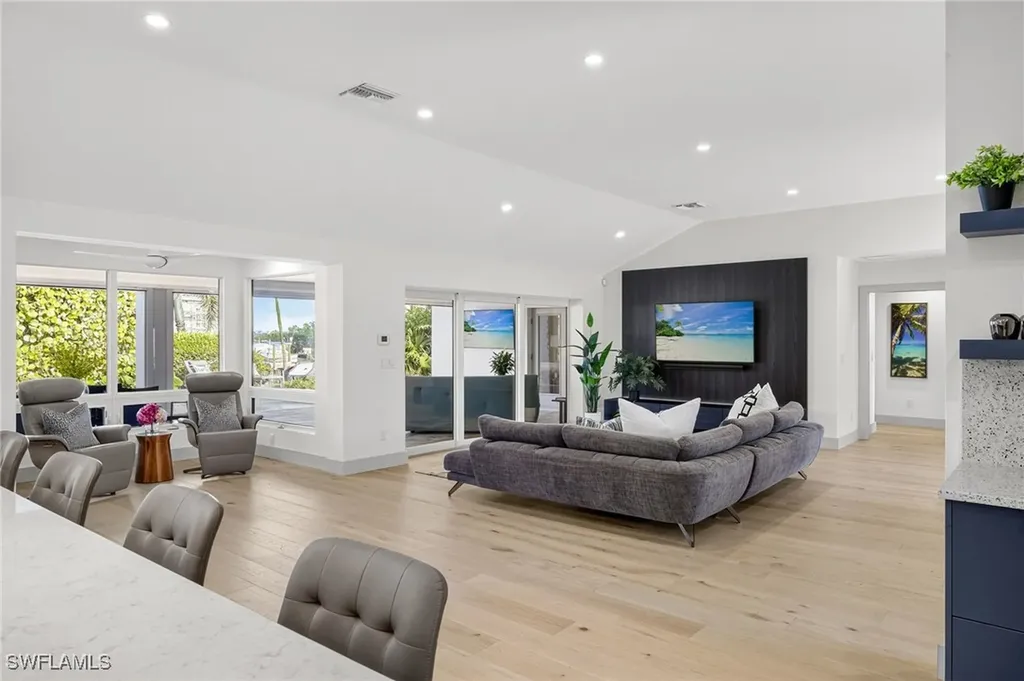 5215 Seashell Avenue Naples FL 34103