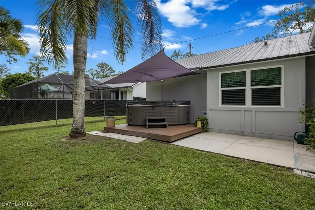 5881 Green Boulevard Naples FL 34116
