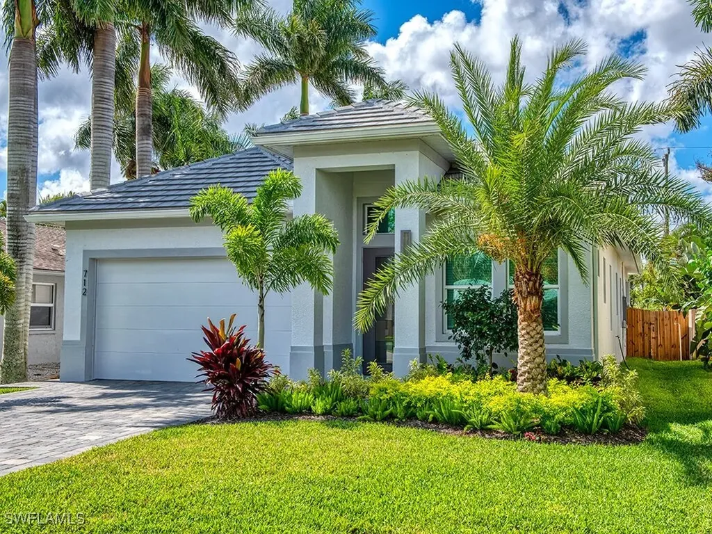 712 108th Avenue N Naples FL 34108