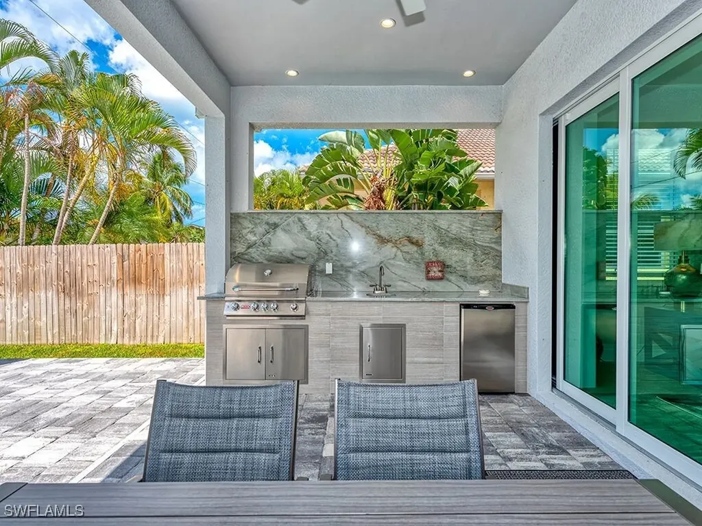 712 108th Avenue N Naples FL 34108
