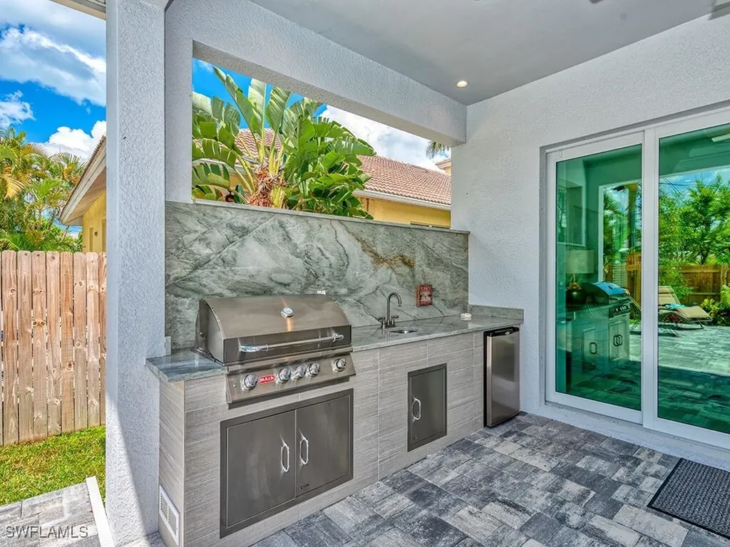 712 108th Avenue N Naples FL 34108