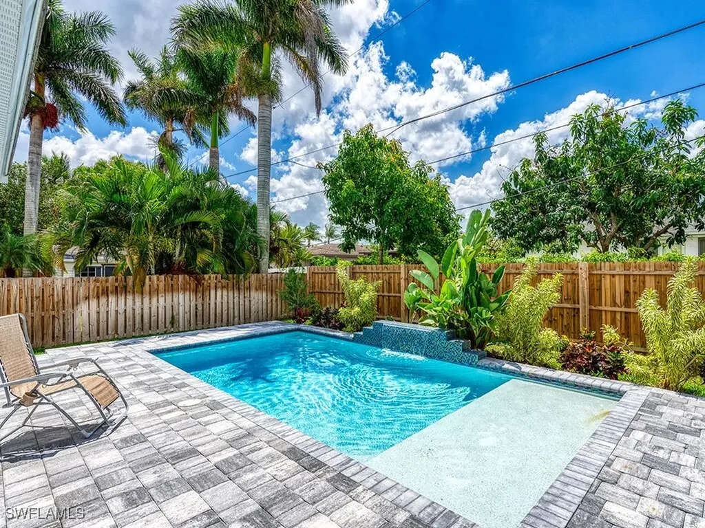 712 108th Avenue N Naples FL 34108