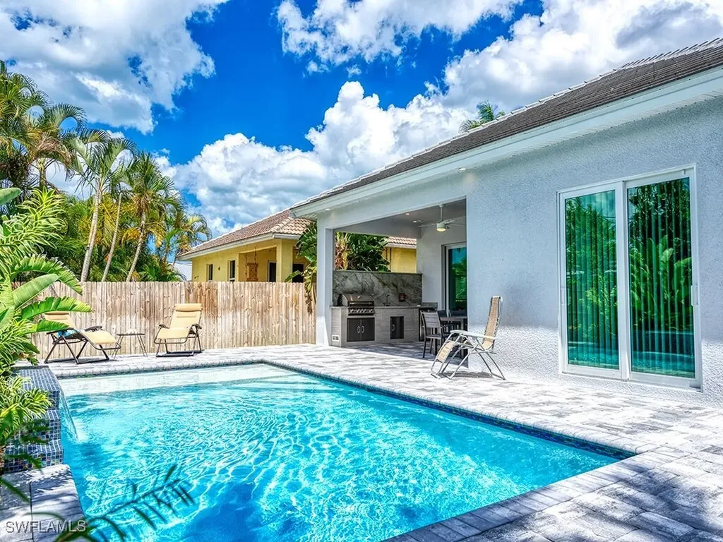 712 108th Avenue N Naples FL 34108