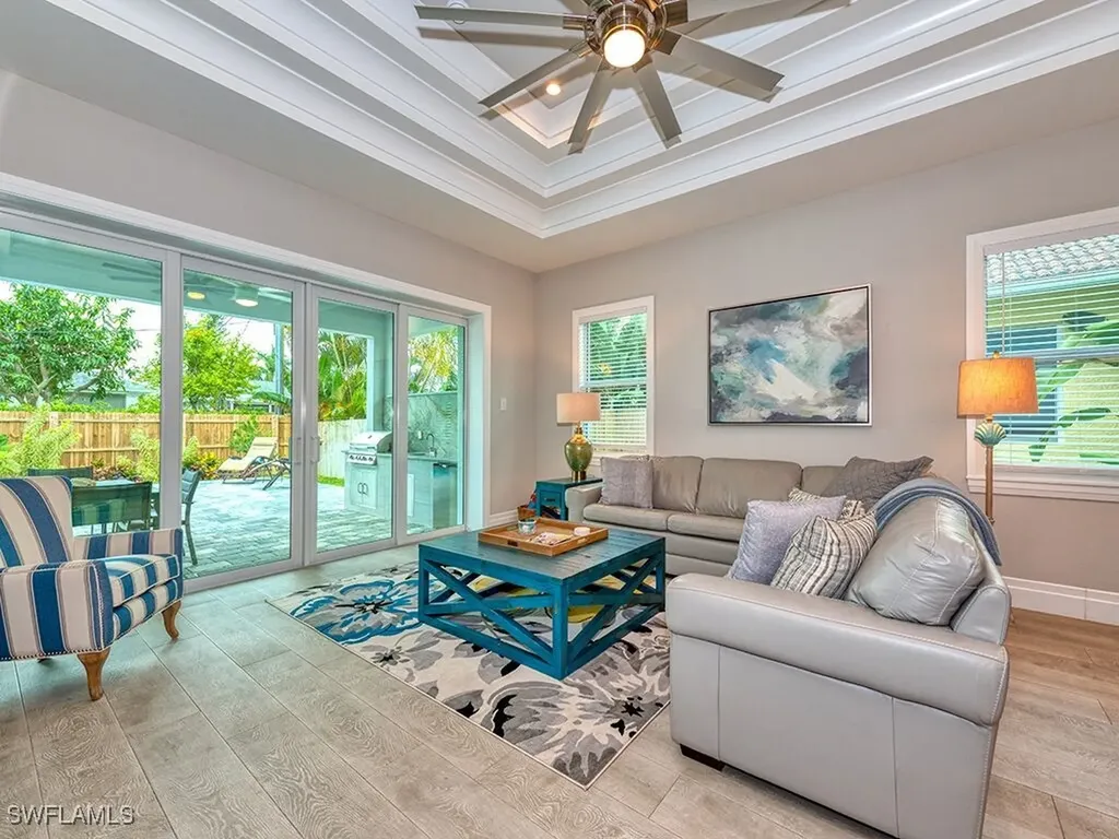 712 108th Avenue N Naples FL 34108