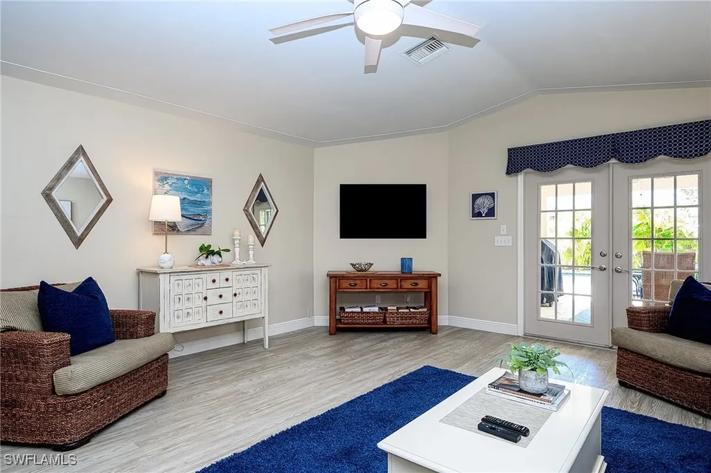 672 100th Avenue Naples FL 34108