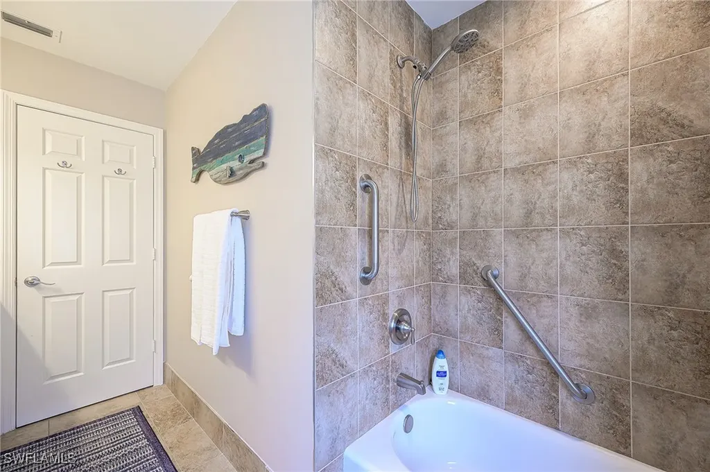 672 100th Avenue Naples FL 34108