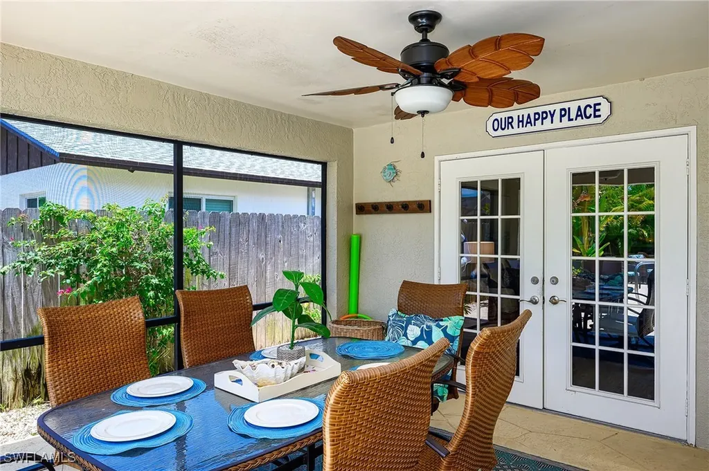 672 100th Avenue Naples FL 34108