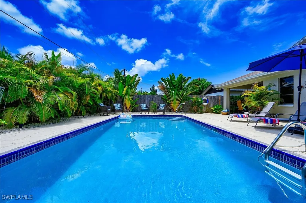 672 100th Avenue Naples FL 34108