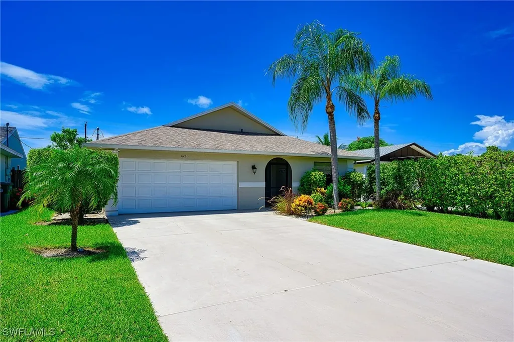 672 100th Avenue Naples FL 34108