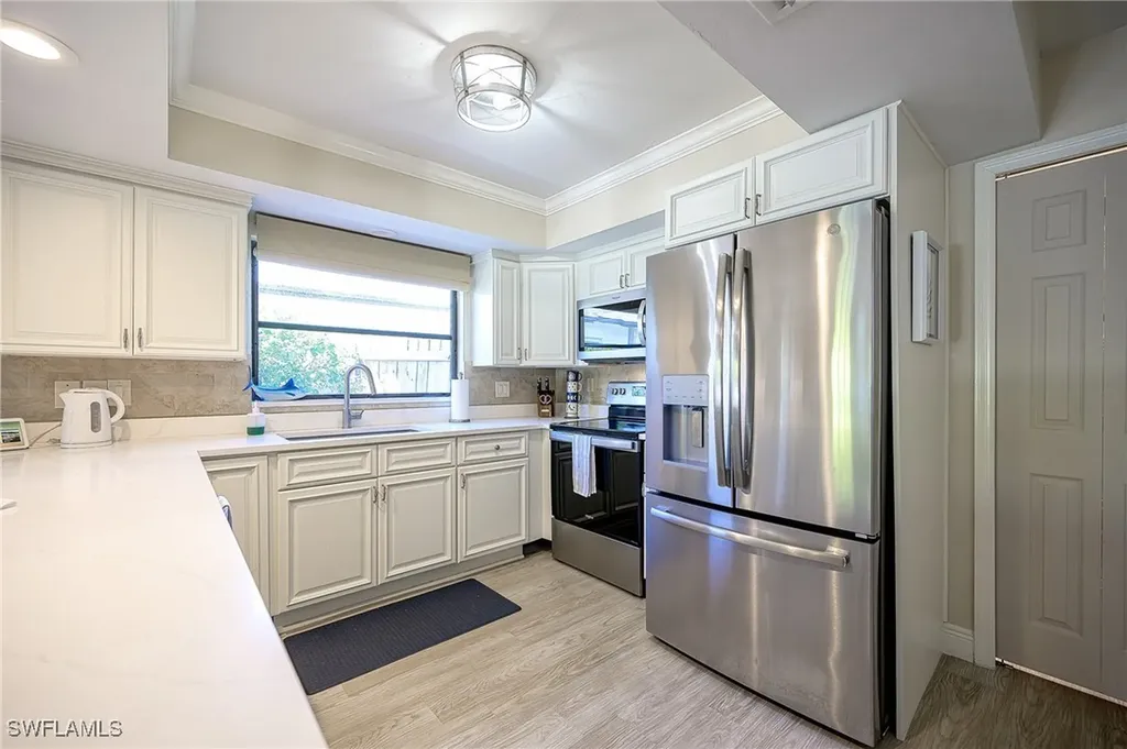 672 100th Avenue Naples FL 34108