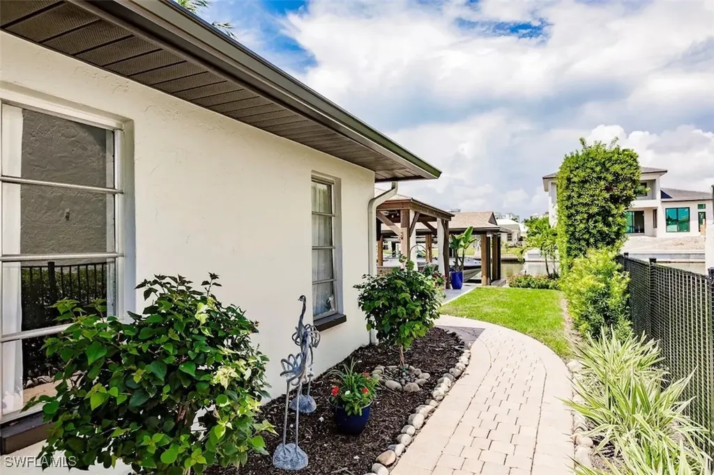 343 Conners Avenue Naples FL 34108