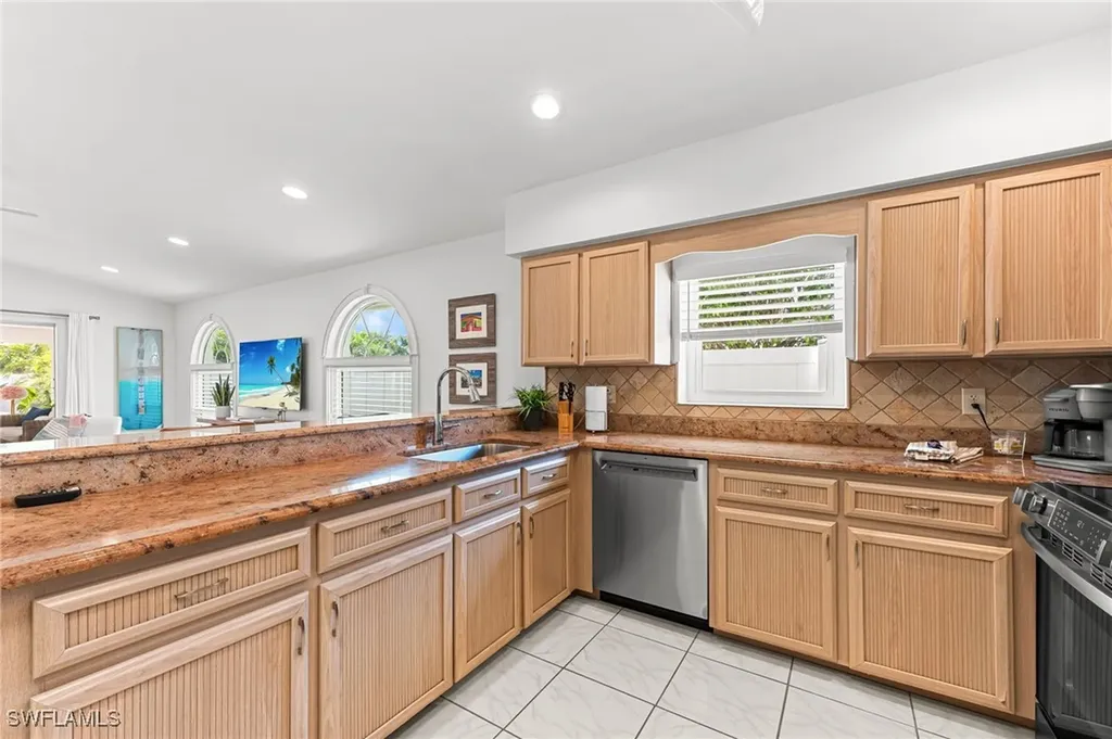 690 100th Avenue N Naples FL 34108