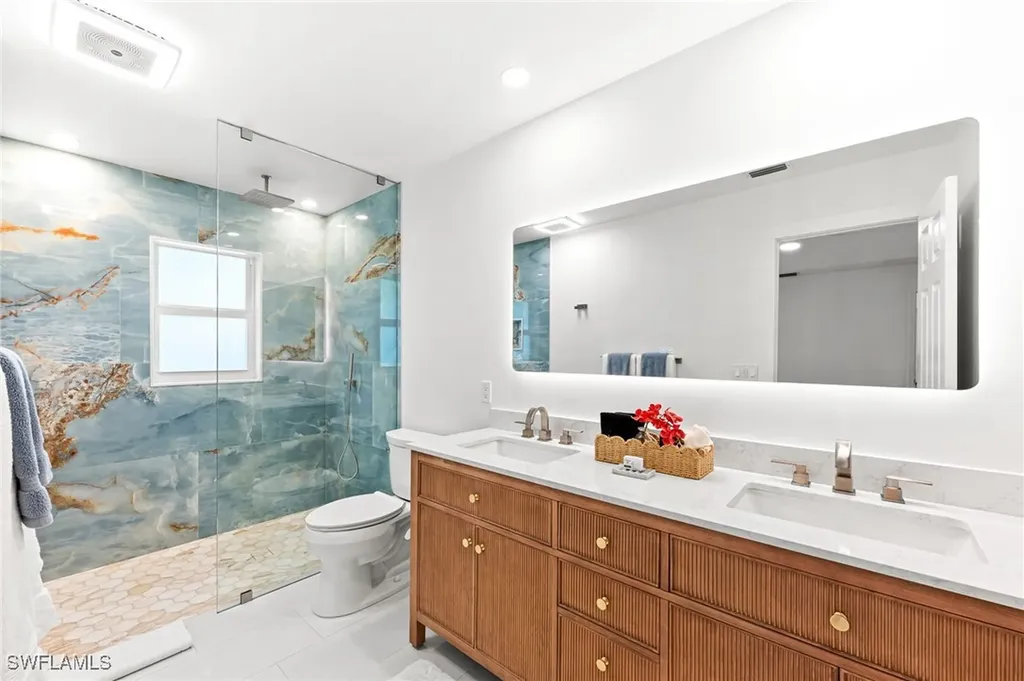 690 100th Avenue N Naples FL 34108
